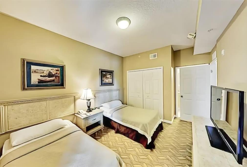 Entire Rental 3-Br Minutes From Disney X8 Hot Tub Apartment 2204 オーランド エクステリア 写真